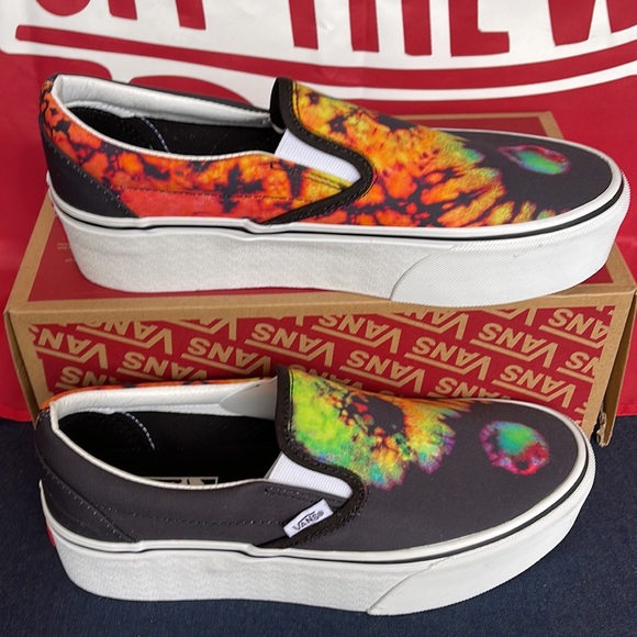 Vans Classic Slip-0n
Paradoxical Black/Multi
VNOA7Q5RBML
WMNS Platforms - Picture 2 of 16